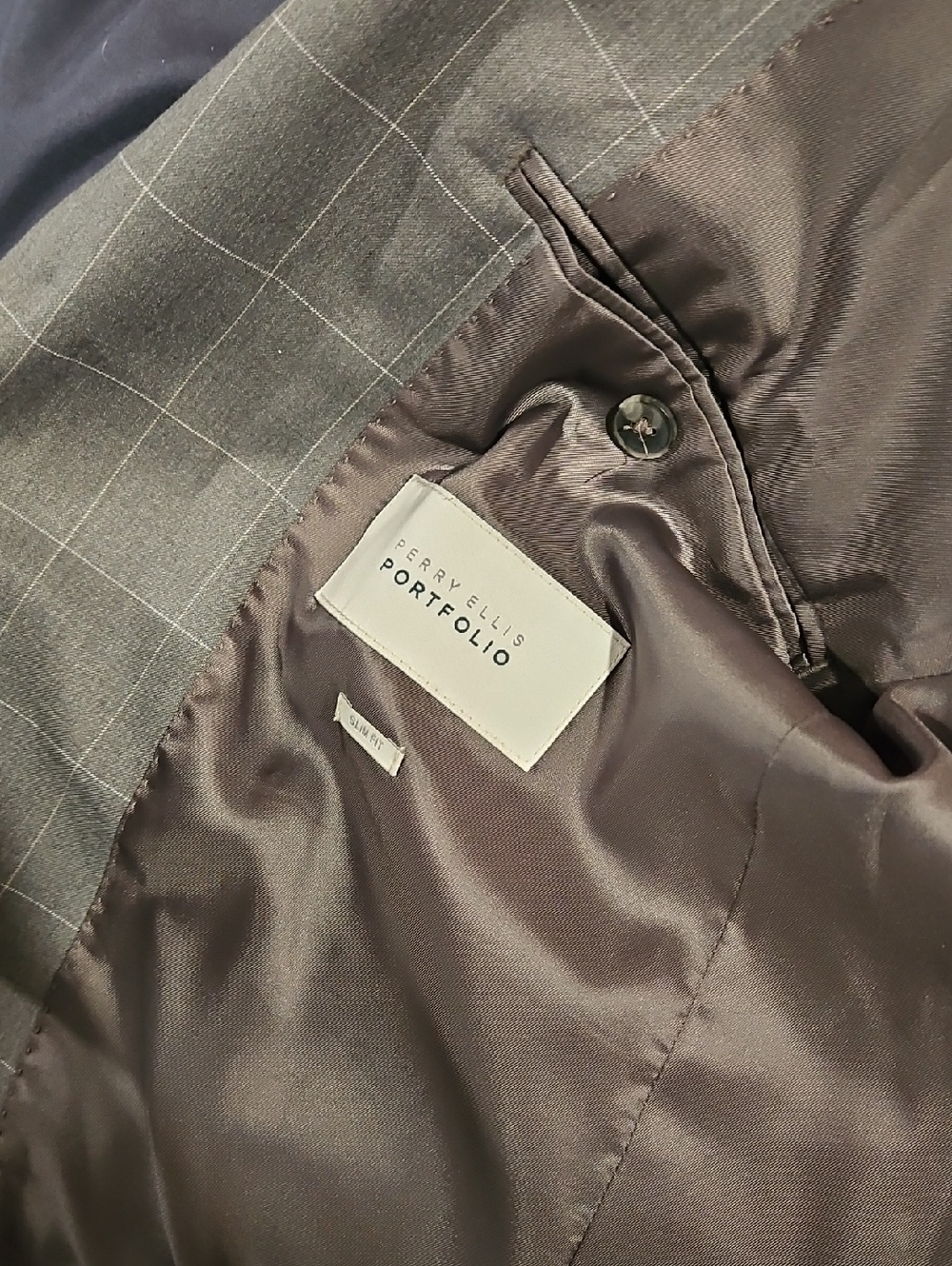 Perry Ellis Gray Two piece Suit. 40 S, 34-30 - Picture 3 of 12